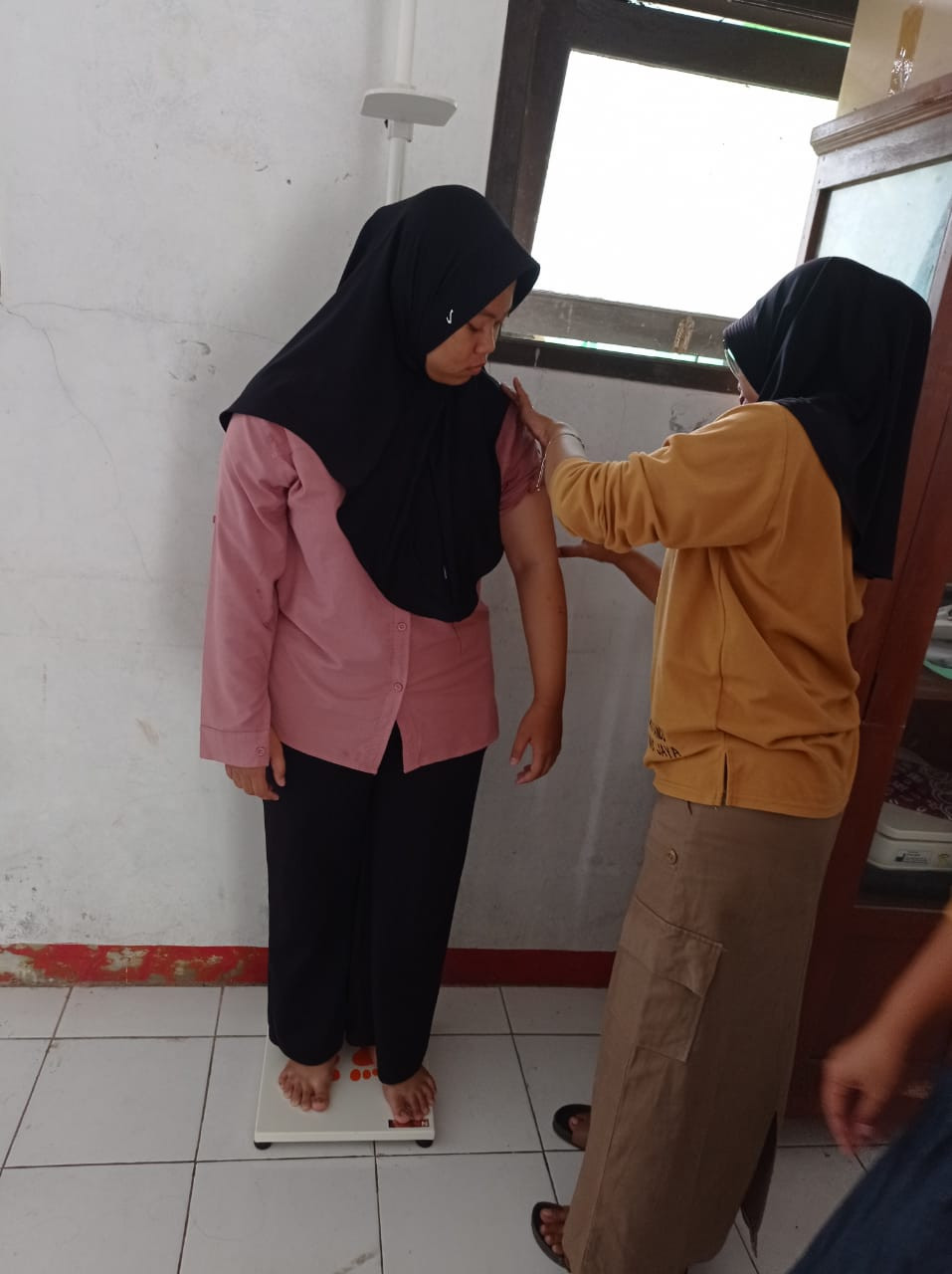 Intervensi Pencegahan Stunting dengan Pengukuran Antropometri LILA , Tekanan Darah , Berat Badan dan Tinggi Badan bagi Remaja Putri