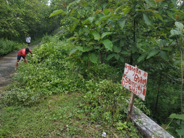 Membuat aturan membuang sampah