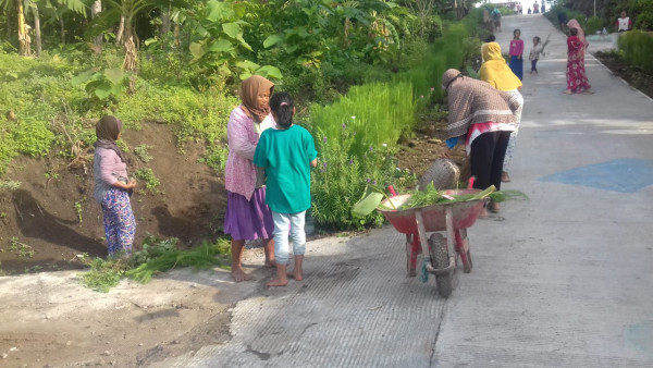 Jum'at Bersih di Kampung KB Purba Asri