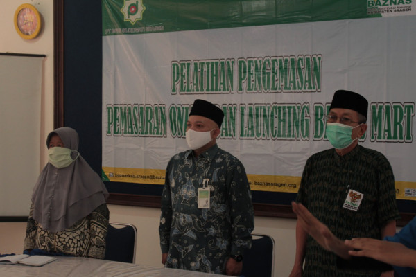 PELATIHAN PENGEMASAN DAN PEMASARAN ONLINE SERTA LOUNCHING BAZNASMART