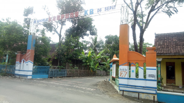 GAPURO KAMPUNG KB