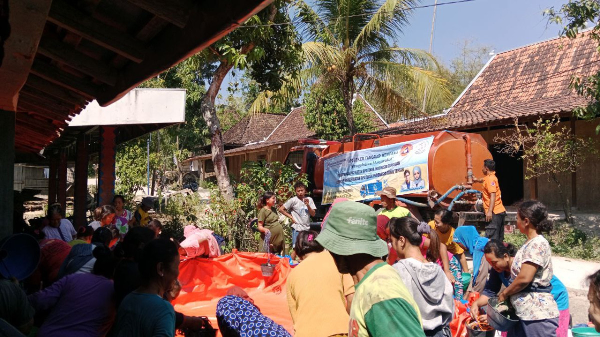 Bantuan Air Bersih dari Ikatan Apoteker Indonesia