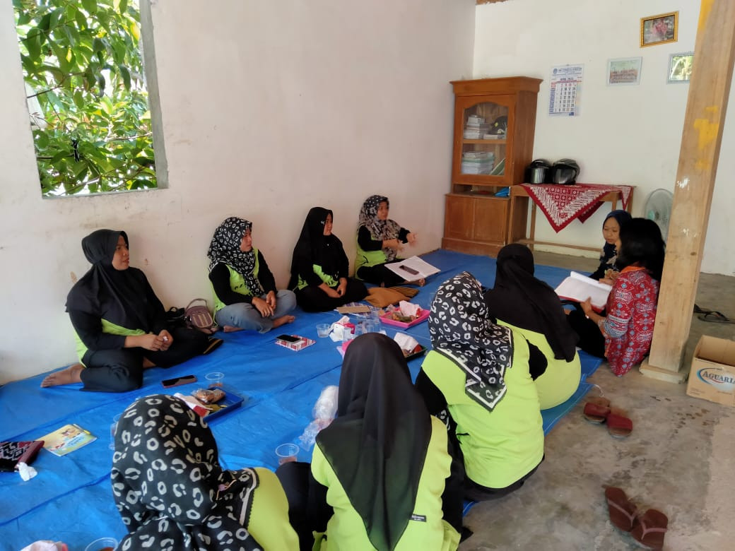 Pertemuan Rutin Kader Posyandu di Pos Cempaka Dusun Doro