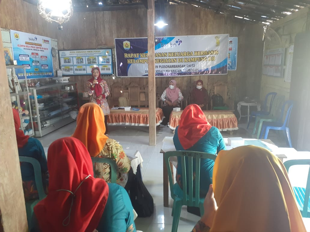 rapat ketahanankeluarga berbasis kelompok kegiatan di kampung KB bulan agustus 2022