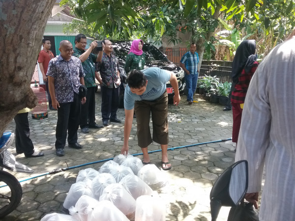 Penyerahan Benih Ikan