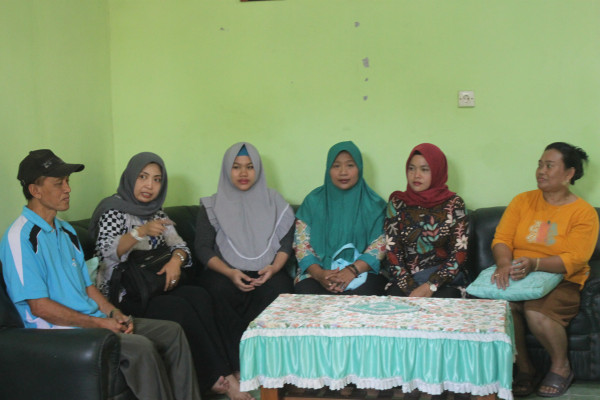 Ke rumah warga yang mempunyai ibu hamil