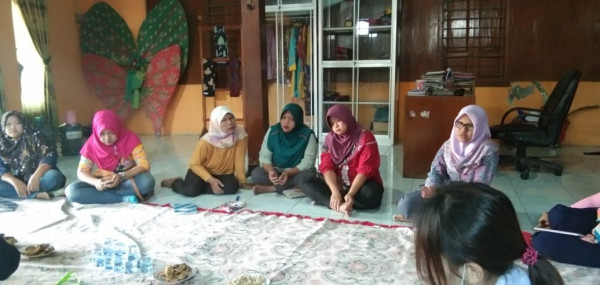 Upaya kesehatan kerja Karyawan Batik Tulis