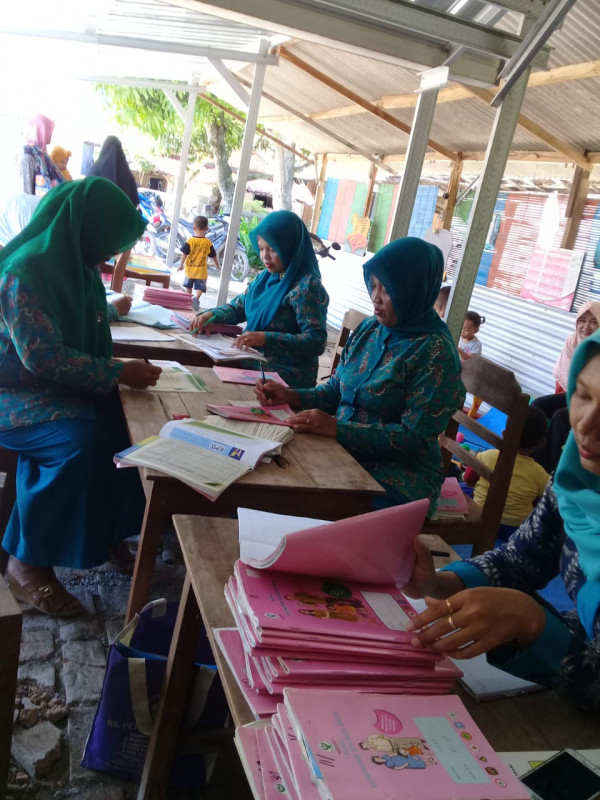 Pengerjaan administrasi posyandu