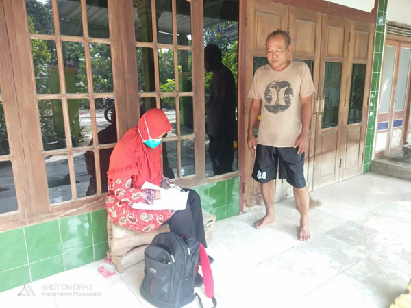 Hartono, warga dusun Pulorejo RT 4 dari Paiton
