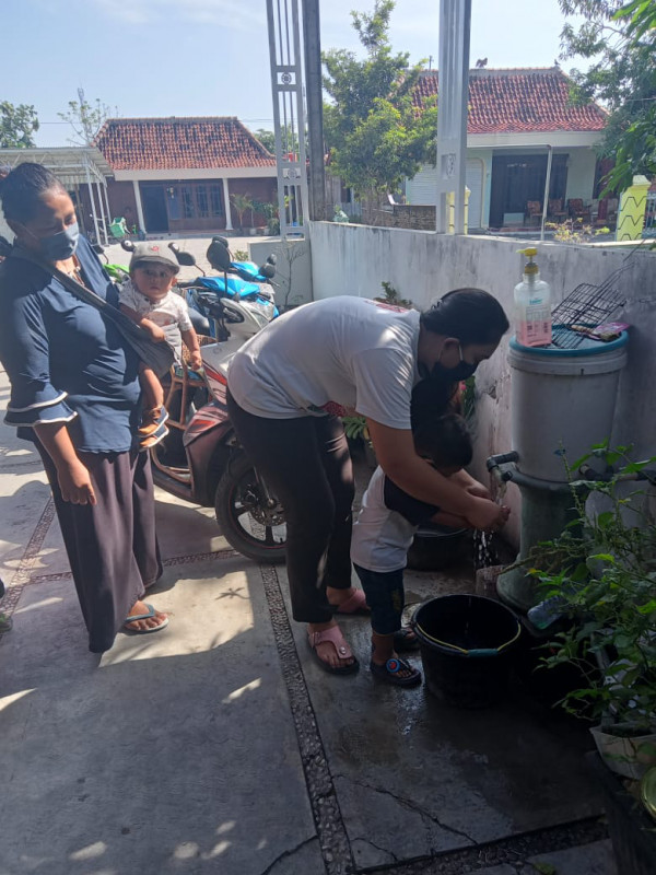 cuci tangan sebelum masuk pos