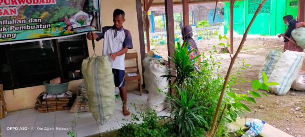 penimbangan sampah