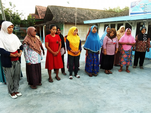 latian baris dan menyanyi  melatih tanggung jawab dan disiplin kekompakan