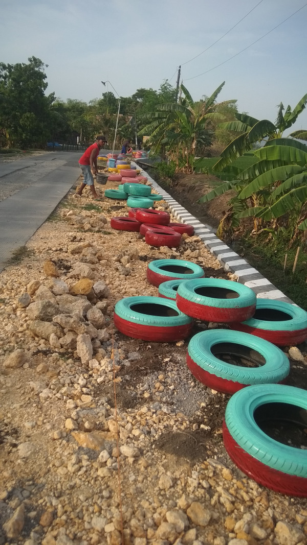 pembuatan taman ban bekas