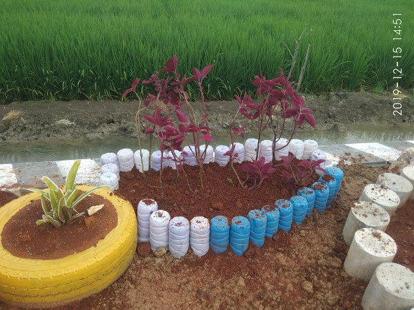 BIM salabim Botol bekas jadi Taman