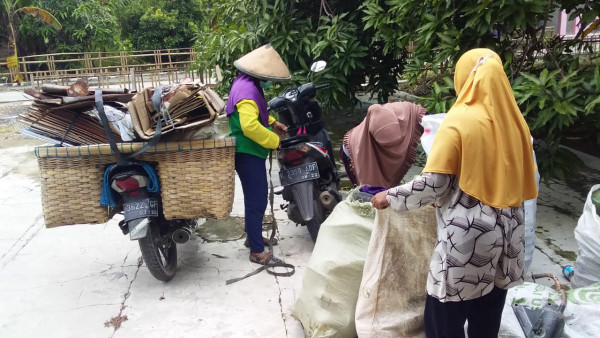 SIAP MENUJU BANK SAMPAH DENGAN MOTOR BRONJONGNYA