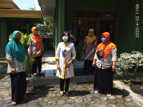 TEAM IBU TANGGUH GERAKAN WAJIB MASKER SIAP TERJUN