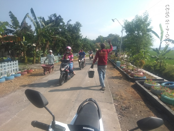 SEMUA WARGA BERGOTONG ROYONG RENOV TAMAN SEWU BAN