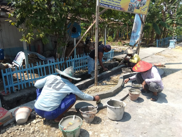 CEPAT BAPAK BAPAK MUMPUNG MUSIM HUJAN