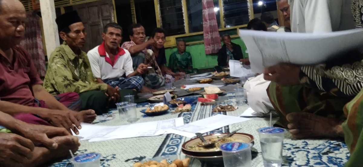 Rapat kelompok tani Rejeki desa Gundi