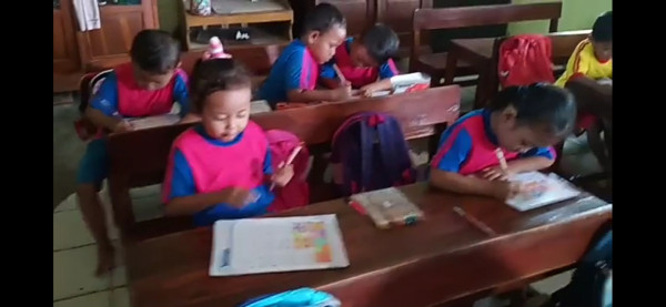 Belajar Batik Buat Anak PAUD Kampung KB dusun Pepe Lor