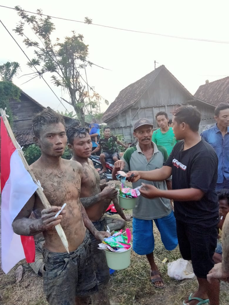 Pemenang Lomba Panjat Pinang