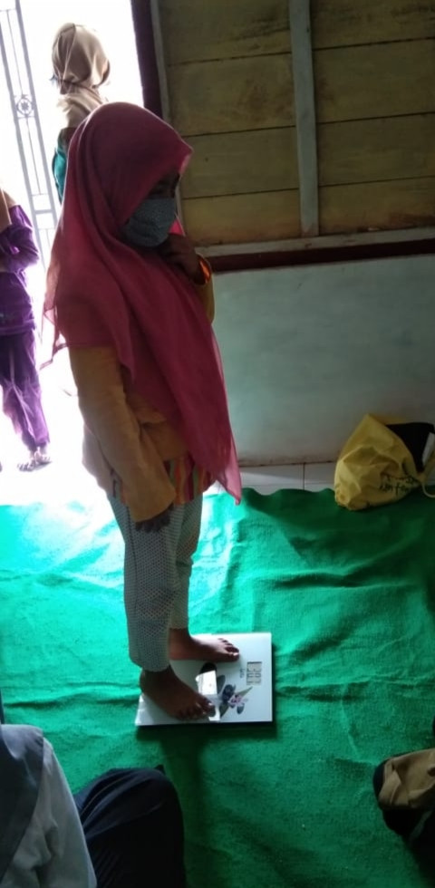 Penimbangan berat badan remaja