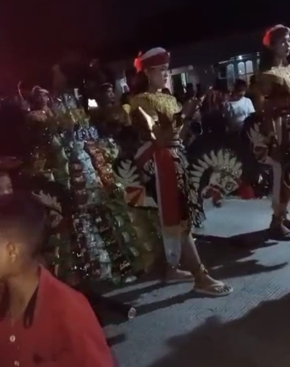 Gunungan dan beberapa pemain jaranan