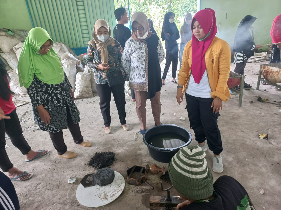 Paving hasil pembuatan dari limbah plastik