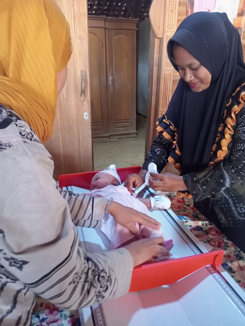 Kegiatan posyandu di pos arjuna