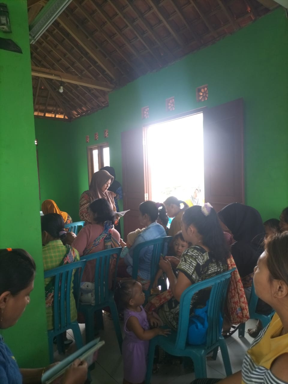 Bina keluarga balita pengasuhan yang tanggap bagi balita