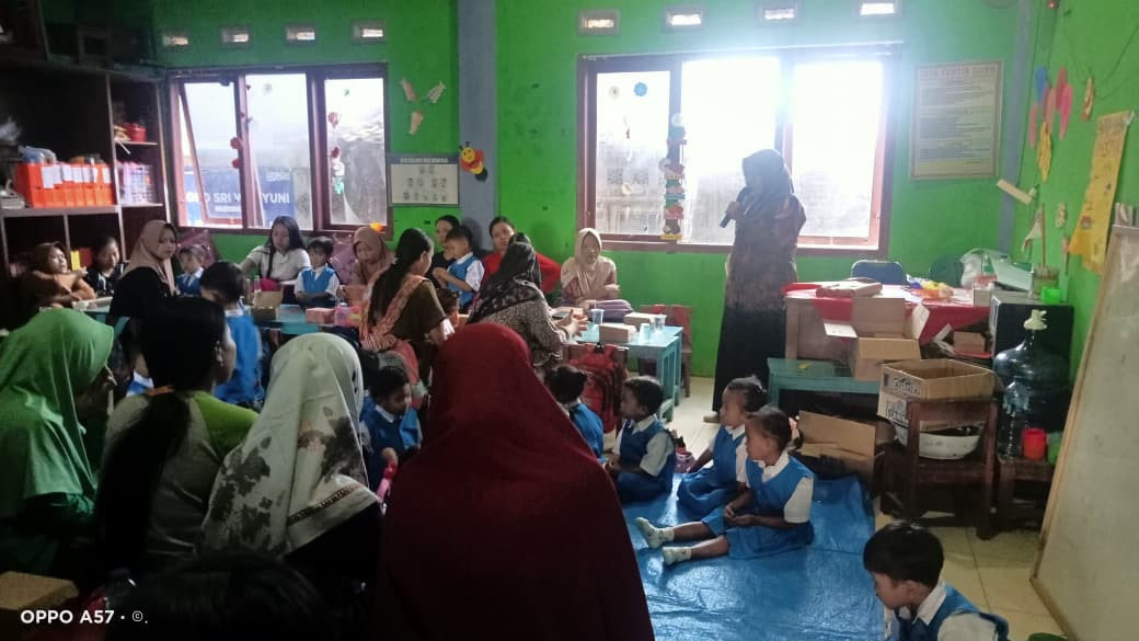 BKB( sosialisasi pentingnya menjaga buah hati dari penggunaan hp)