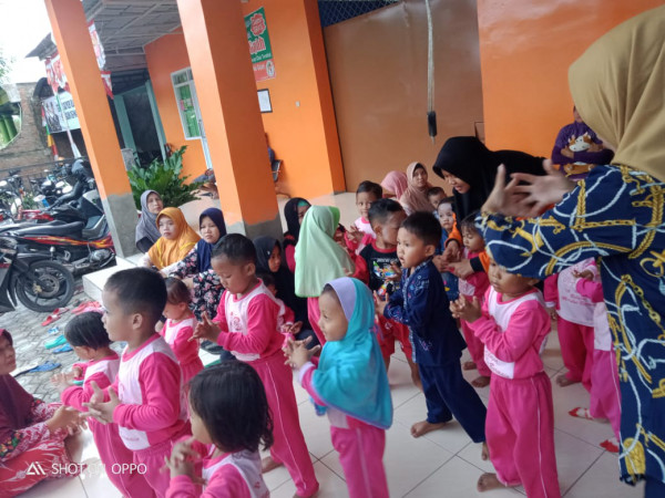 Mengajarkan Cuci Tangan Sejak Dini Kepada Anak