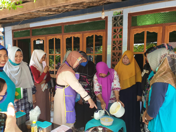 Pelatihan Memasak olahan Pisang pada Kegiatan Ketahanan Berbasis Kelompok Kampung KB