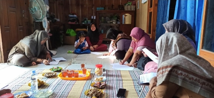 Mengisi pre test dan pasti test