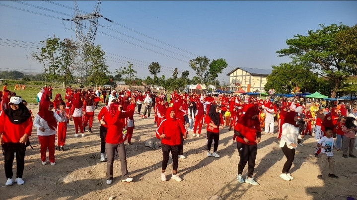 Peserta senam bersama