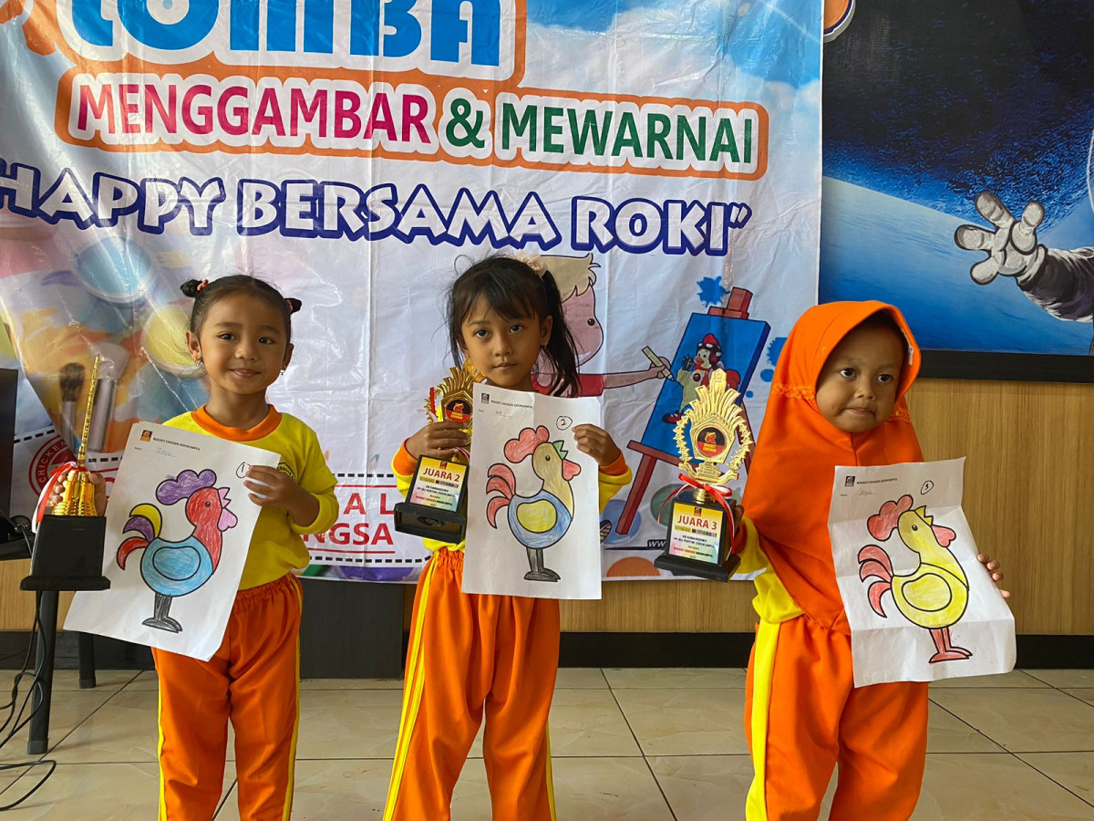 pemenang lomba mewarnai