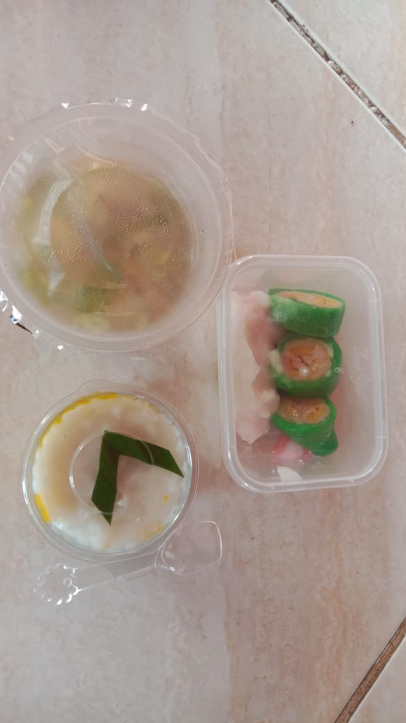 PMT balita bakso ayam ,kue lumpur labu,es pisang