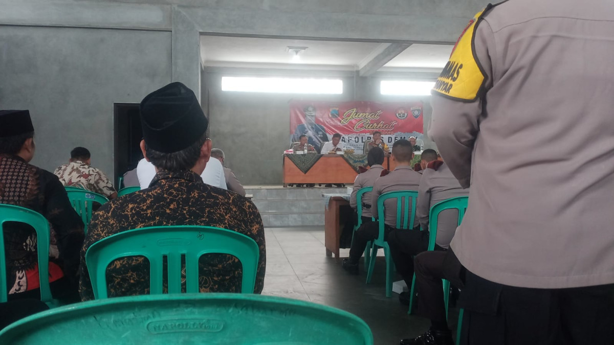 JUMAT CURHAT BERSAMA KAPOLRES DEMAK