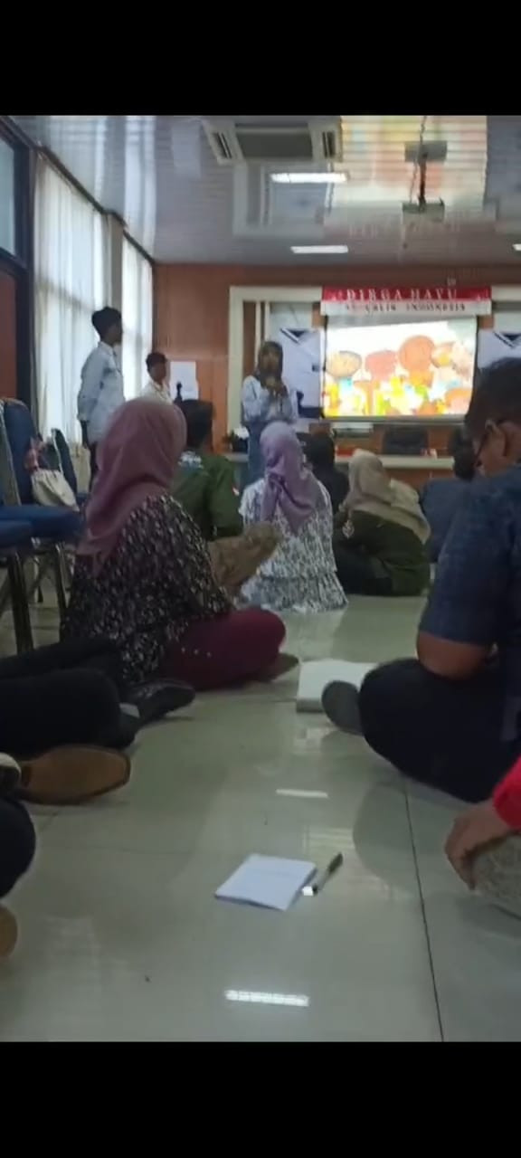 Pemberian materi dari perwakilan Genre