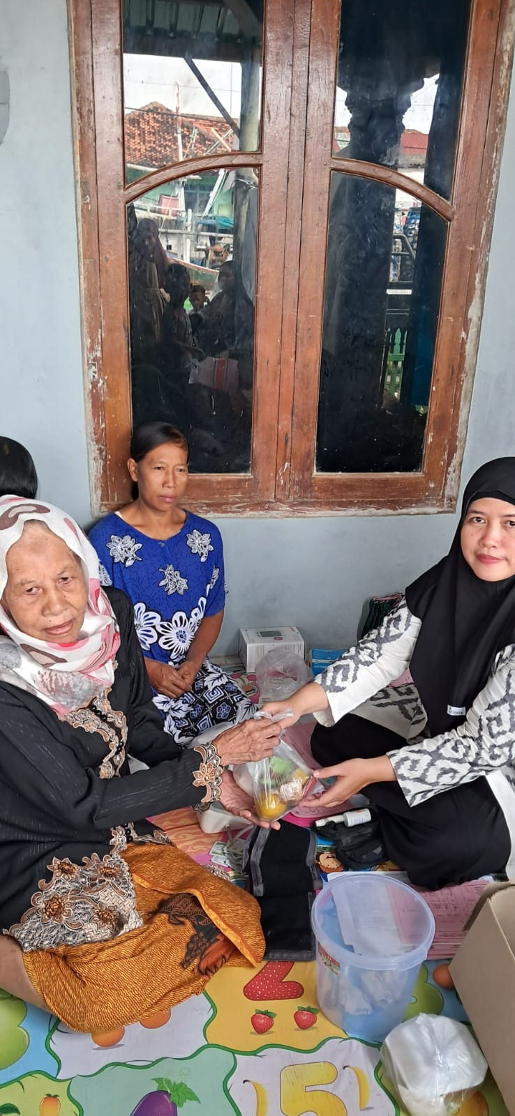 pemberian PMT lansia