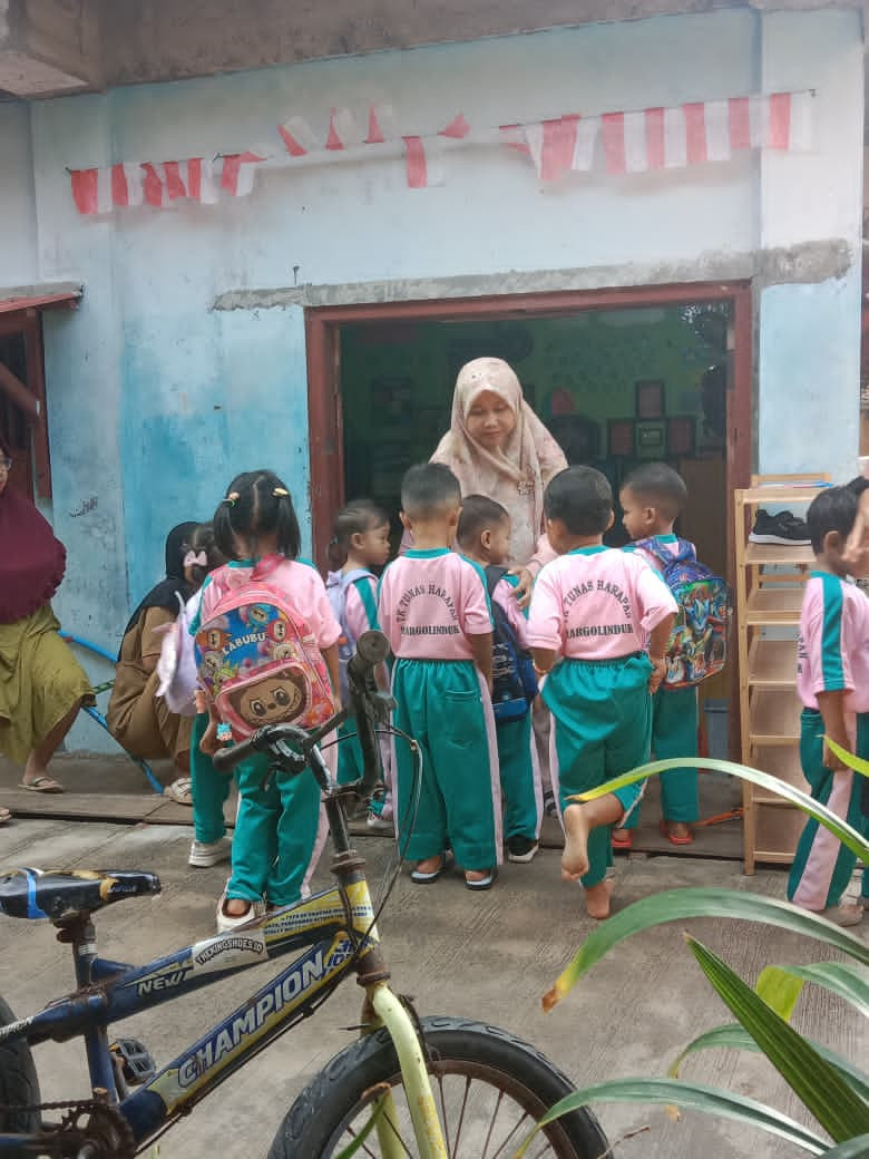 belajar baris berbaris