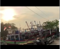 melihat sunset di pelabuhan morodmk