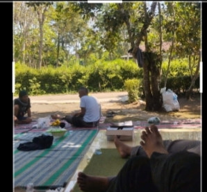 hari Minggu ini berkumpul bersama