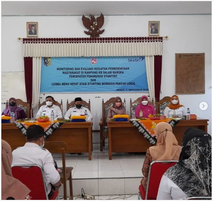 Monitoring dan evaluasi kegiatan pemberdayaan masyarakat di Kampung KB dalam rangka percepatan penurunan stunting dan lomba menu sehat atasi stunting bebasis pangan lokal