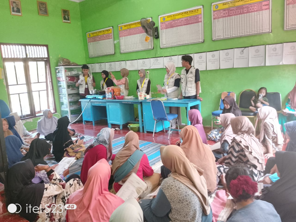 EDUKASI PEMBUATAN KERUPUK TELOR ASIN DARI MAHASISWA KKN UGM