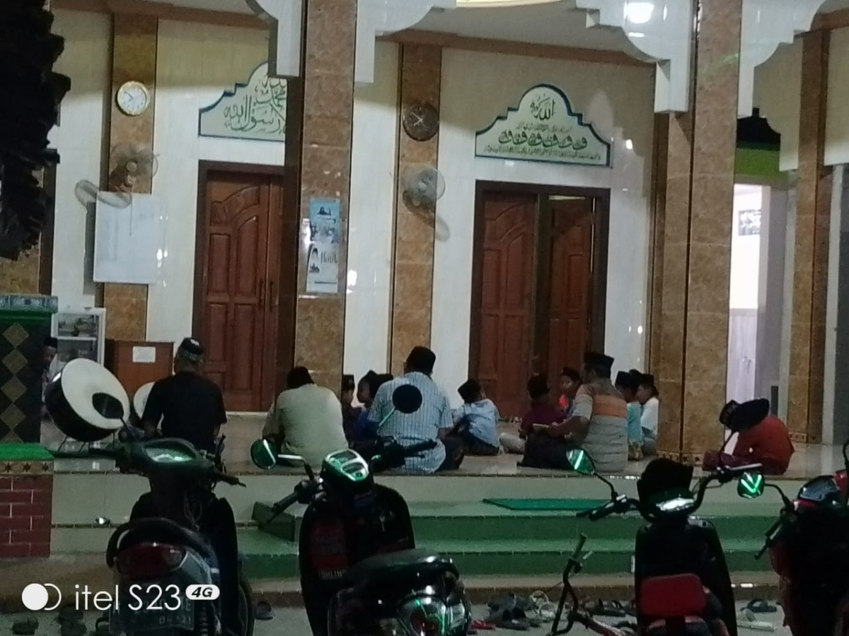 BERJANJEN MALAM JUMAT