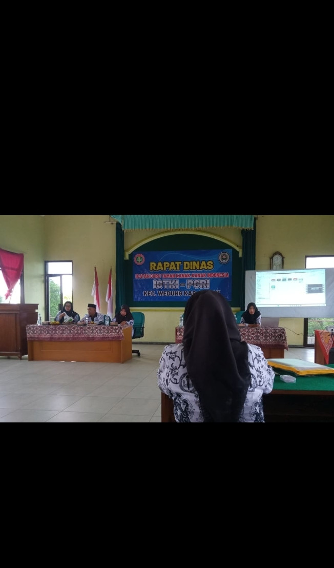 Rapat dinas ikatan guru Taman kanak-kanak Indonesia