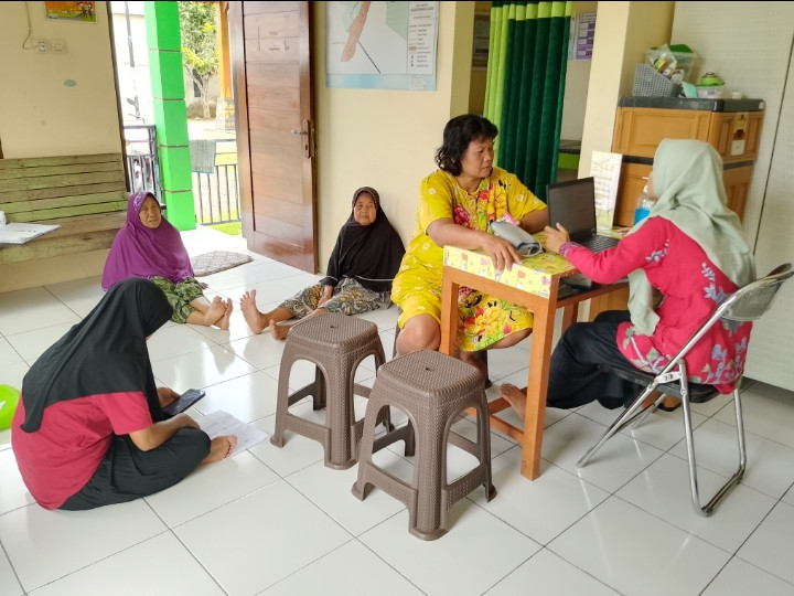 Pemeriksaan kesehatan di PKD