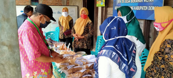 MENJELANG PERSIAPAN PENILAIAN LOMBA DESA KAMPUNG KB MENCO IKUT SERTA DALAM PENILAIN LOMBA DESA DI DESA BERAHAN WETAN KECAMATAN WEDUNG