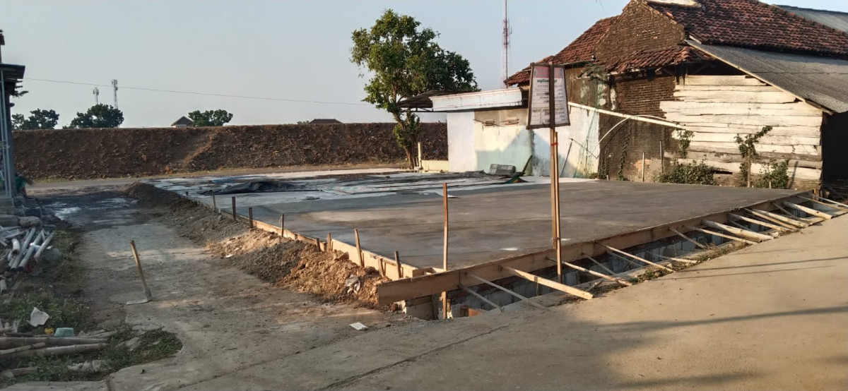 Pengecoran lapangan Volly